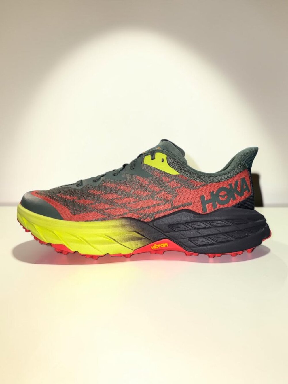 Hoka One One Speedgoat 5 Mens Trail Running Shoes Size 11 Thyme Fiesta 123157